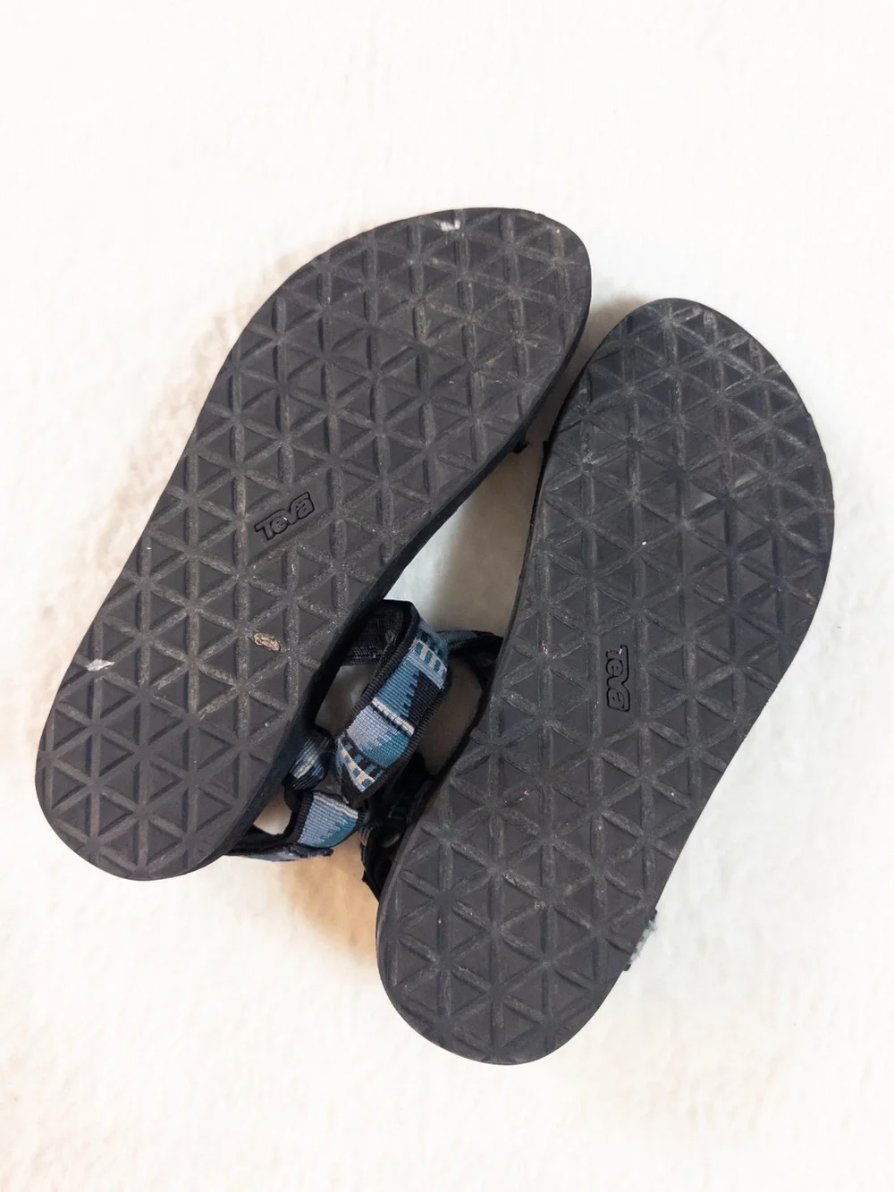 Teva Original Universal Sandals – Men’s Size 12, Blue Aztec Print